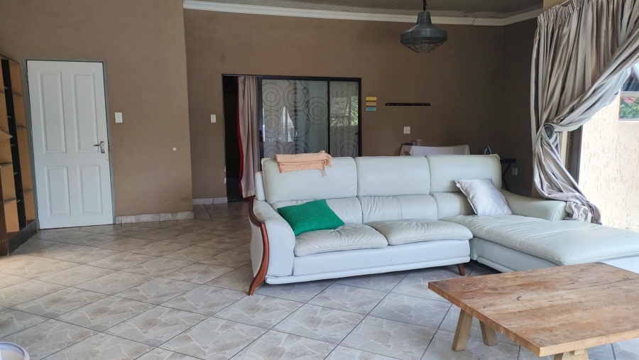 To Let 3 Bedroom Property for Rent in Meerhof North West